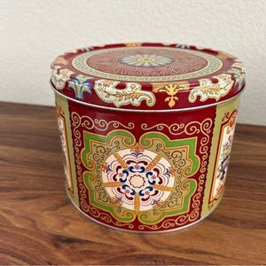 🔻🔻🔻sale Scandinavian tin container